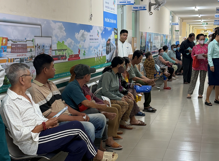 TP Hồ Chí Minh: Sắp xếp lại trạm y tế không làm gián đoạn khám, chữa bệnh bảo hiểm y tế- Ảnh 1. TP Hồ Chí Minh: Sắp xếp lại trạm y tế không làm gián đoạn khám, chữa bệnh bảo hiểm y tế- Ảnh 1.