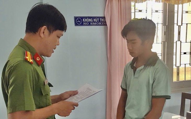 Mâu thuẫn vì nợ tiền xăm hình, 31 đối tượng giải quyết bằng súng và hung khí- Ảnh 2.