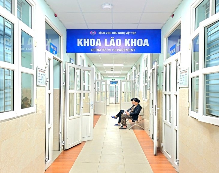 Bệnh viện Hữu nghị Việt Tiệp thành lập khoa Lão khoa, nâng cao chăm sóc sức khỏe người cao tuổi

- Ảnh 2.