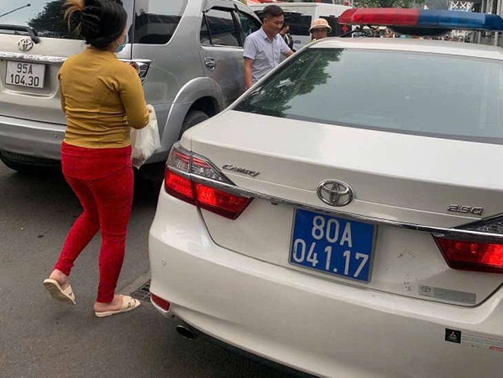 Trên cao tốc, CSGT mở đường đưa bệnh nhân tim nguy kịch đi cấp cứu- Ảnh 1.