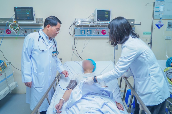 Sức khỏe của 15 người trong vụ cháy ở ngõ 82 Trần Cung đang được điều trị tại Bệnh viện E hiện ra sao?- Ảnh 5. Sức khỏe của 15 người trong vụ cháy ở ngõ 82 Trần Cung đang được điều trị tại Bệnh viện E hiện ra sao?- Ảnh 5.