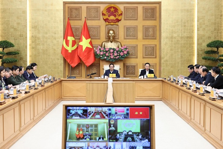 Thủ tướng: Hỗ trợ 5-10 triệu đồng cho người dân ở các tỉnh miền Trung có nhà phải sửa chữa, bị sập- Ảnh 1. Thủ tướng: Hỗ trợ 5-10 triệu đồng cho người dân ở các tỉnh miền Trung có nhà phải sửa chữa, bị sập- Ảnh 1.