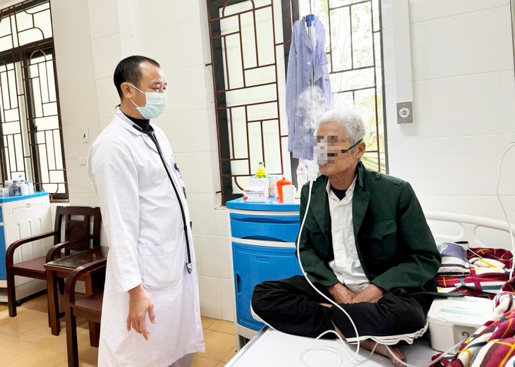 Trời chuyển lạnh, gia tăng bệnh nhân phổi nhập viện - Ảnh 2. Trời chuyển lạnh, gia tăng bệnh nhân phổi nhập viện - Ảnh 2.