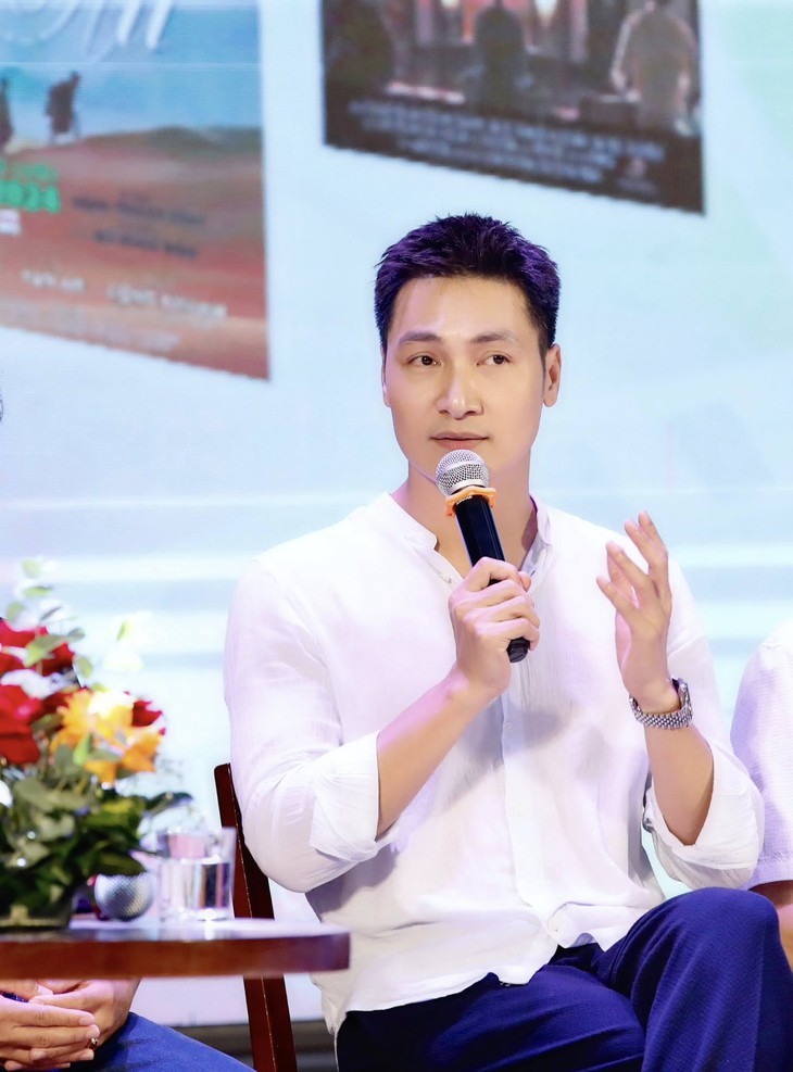 Phạm Ngọc Triển -  Chánh văn phòng UBND tỉnh trong 'Lằn ranh' có đời thực ra sao ở tuổi 40?- Ảnh 3.