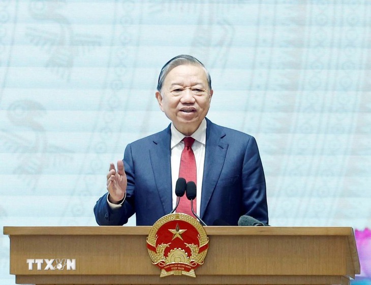 Tổng Bí thư Tô Lâm: Chuyển mạnh và thực chất tư duy “quản lý” sang “kiến tạo phát triển", chấm dứt đùn đẩy, né tránh- Ảnh 1. Tổng Bí thư Tô Lâm: Chuyển mạnh và thực chất tư duy “quản lý” sang “kiến tạo phát triển", chấm dứt đùn đẩy, né tránh- Ảnh 1.