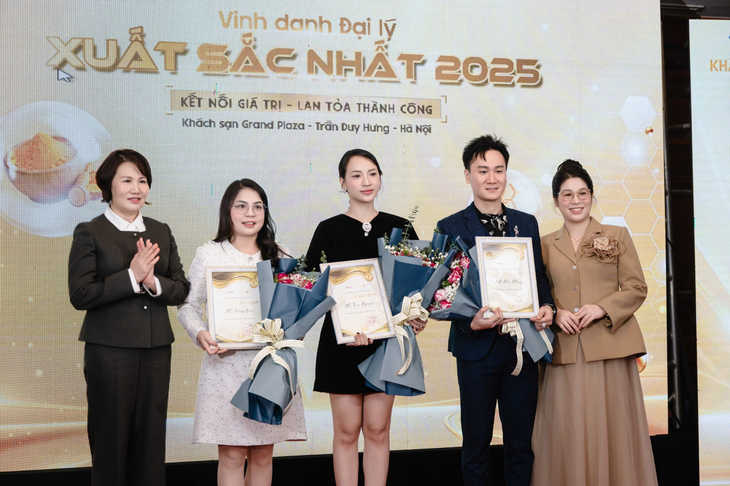 Hội thảo khoa học 'Curcumin - Giải pháp vàng cho sức khỏe & sắc đẹp từ bên trong' lan tỏa giá trị chăm sóc bền vững- Ảnh 6.