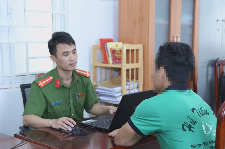 Đồng Nai: Bắt tạm giam người đàn ông dâm ô cháu của vợ- Ảnh 1. Đồng Nai: Bắt tạm giam người đàn ông dâm ô cháu của vợ- Ảnh 1.