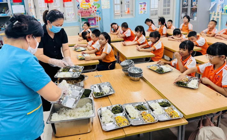 Quy trình kép đảm bảo an toàn và dinh dưỡng cho bữa ăn bán trú - Ảnh 2. Quy trình kép đảm bảo an toàn và dinh dưỡng cho bữa ăn bán trú - Ảnh 2.