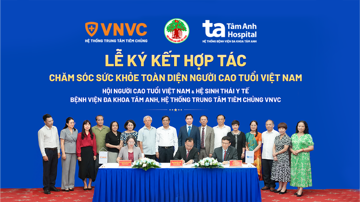 VNVC - Tâm Anh hợp tác chăm sóc người cao tuổi, tặng 10.000 liều vắc xin cúm- Ảnh 1.