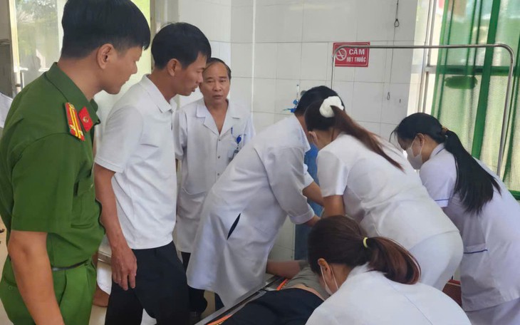 Hai học sinh đuối nước thương tâm khi tắm thác- Ảnh 3.