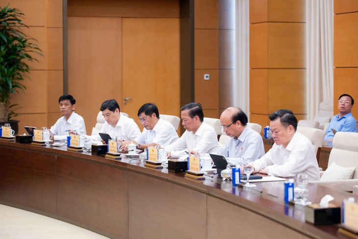 Ủy ban Thường vụ Quốc hội bàn nhiều nội dung chuẩn bị Kỳ họp thứ 2 - Ảnh 2.