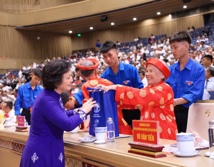 Phát huy người cao tuổi là nguồn lực quan trọng cho phát triển đất nước - Ảnh 2.