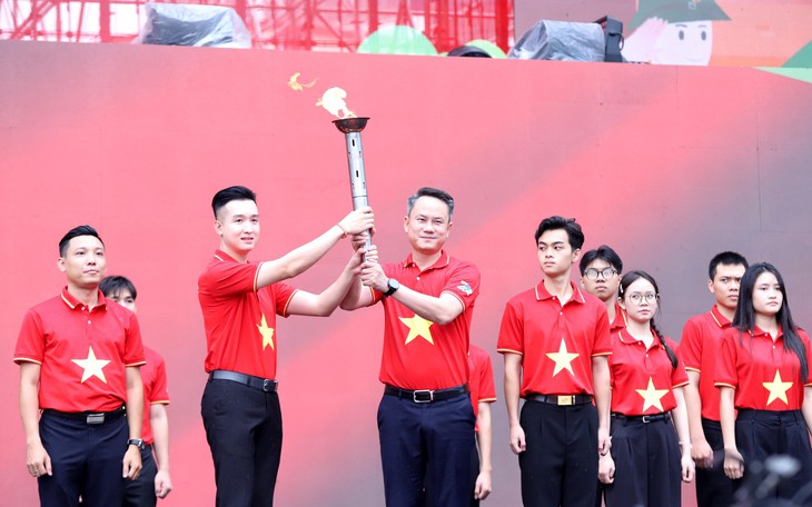 Tôn vinh những người chọn cách sống đẹp lặng thầm mà bền bỉ- Ảnh 5.