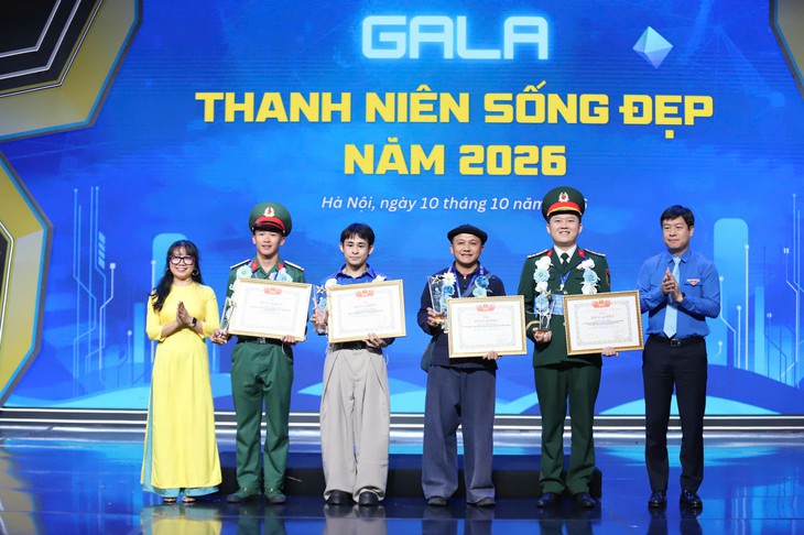 Tôn vinh những người chọn cách sống đẹp lặng thầm mà bền bỉ- Ảnh 2.