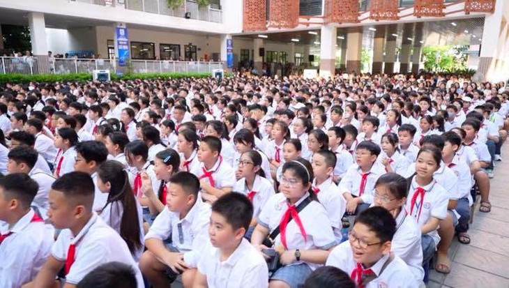 Trường công lập được thu phí hoạt động dạy ngoại ngữ trong trường hợp nào?- Ảnh 1.