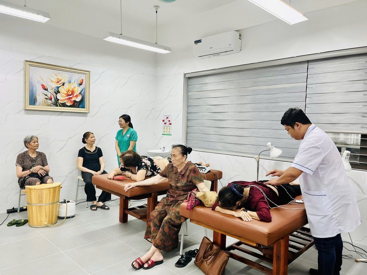 Chăm sóc người cao tuổi ban ngày ở Hà Nội: Chi phí ra sao? - Ảnh 3.