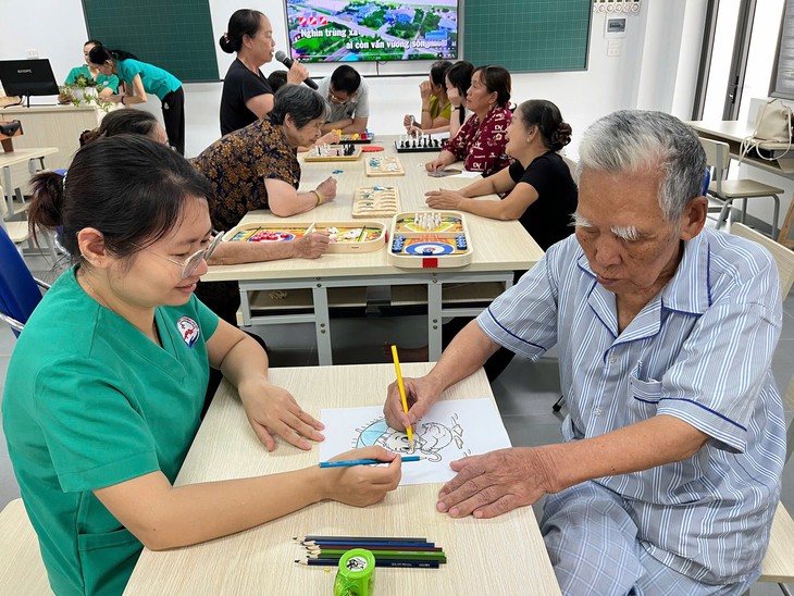 Chăm sóc người cao tuổi ban ngày ở Hà Nội: Chi phí ra sao? - Ảnh 6.