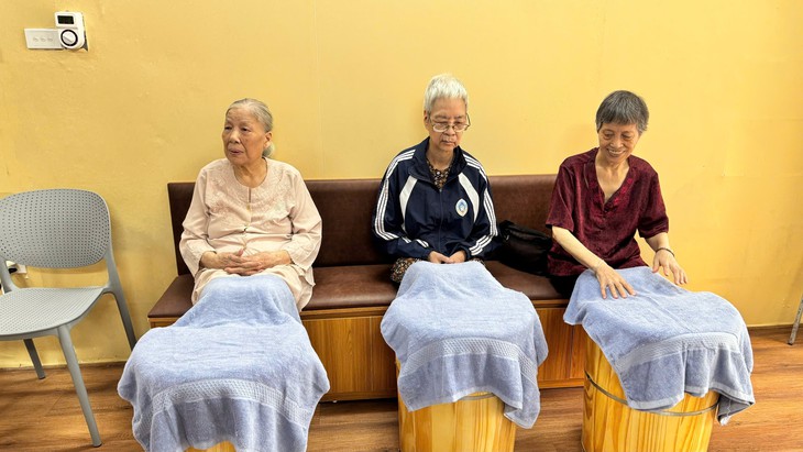 Chăm sóc người cao tuổi ban ngày ở Hà Nội: Chi phí ra sao? - Ảnh 1.
