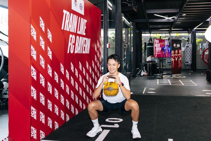 Người yêu thể thao TPHCM thử sức với 10 trạm tập luyện cùng FC Bayern - Ảnh 2.