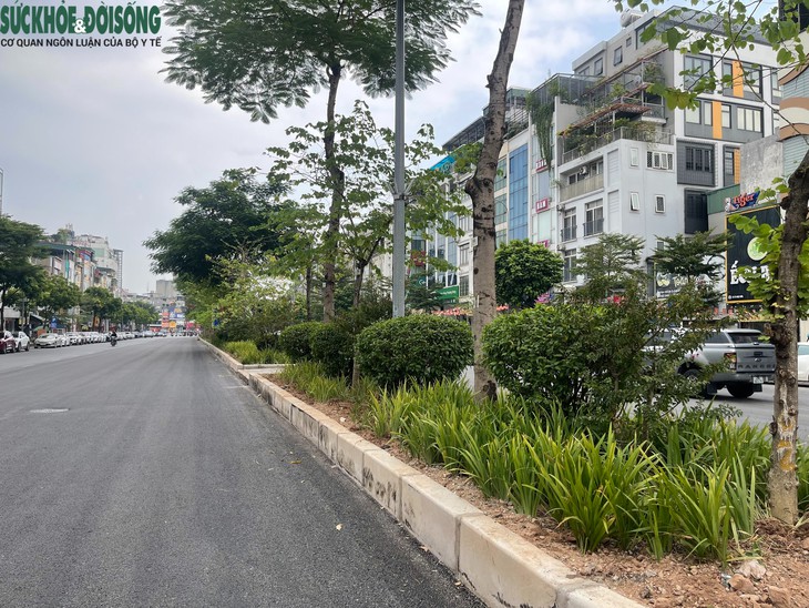 Hà Nội: Cận cảnh đường Ô Chợ Dừa sau khi xén dải phân cách, mở rộng- Ảnh 3.