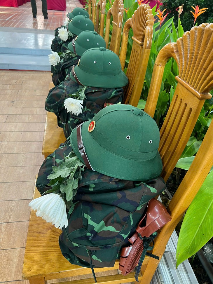 TPHCM mời người dân cầm hoa trắng tiễn đưa hàng trăm các Anh hùng liệt sĩ - Ảnh 1.