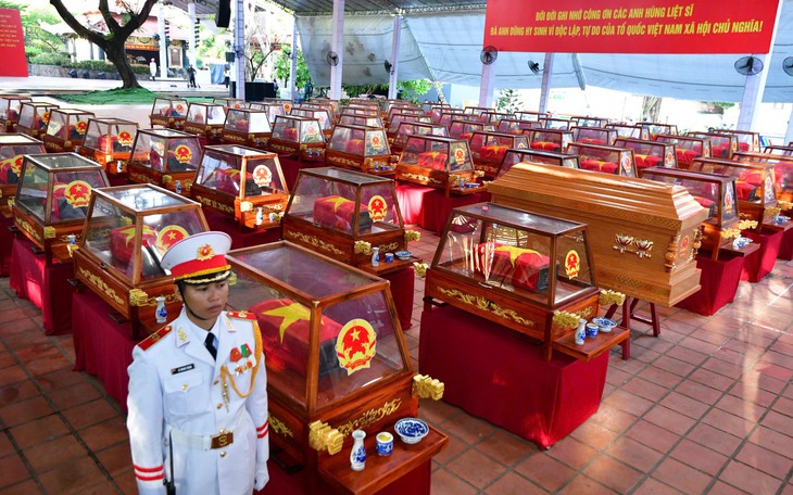 TPHCM mời người dân cầm hoa trắng tiễn đưa hàng trăm các anh hùng liệt sĩ - Ảnh 4.