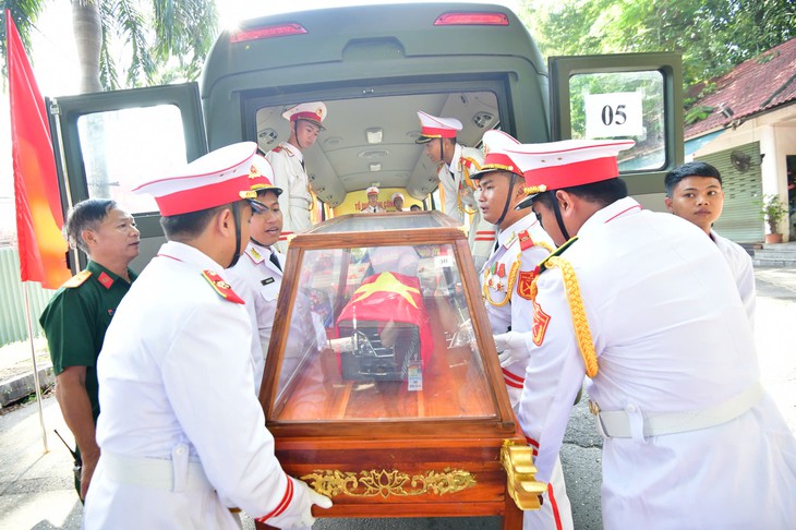 TPHCM truy điệu, an táng 731 hài cốt liệt sĩ vào sáng 14/10 - Ảnh 4.