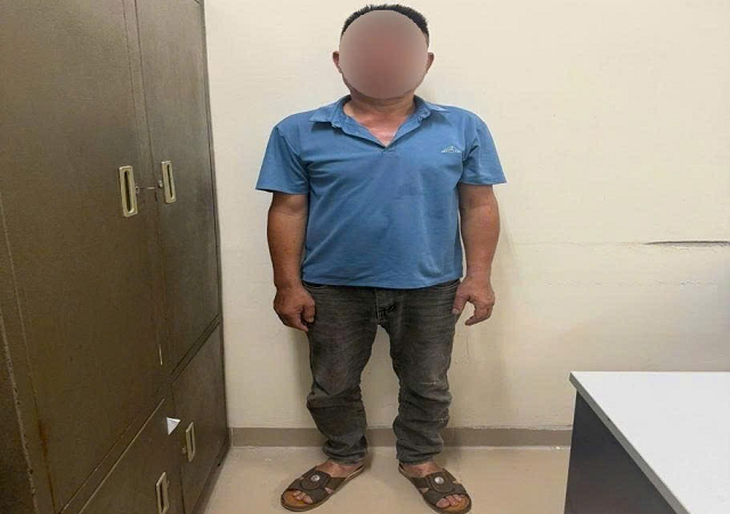 Công an xác minh vụ người đi xe máy chặn đầu ô tô, hành hung tài xế - Ảnh 1.