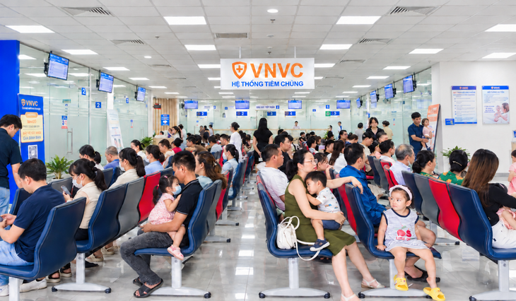 Hệ thống Tiêm chủng VNVC tiêm vắc xin tay chân miệng cho hơn 100.000 trẻ em - Ảnh 1.