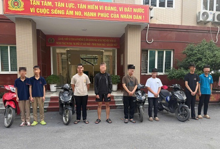 Triệu tập 8 thanh thiếu niên phóng xe gây náo loạn Quảng trường Mỹ Đình- Ảnh 1.