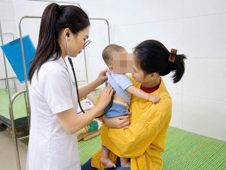 Gia tăng trẻ nhập viện do virus gây viêm phổi - Ảnh 2.