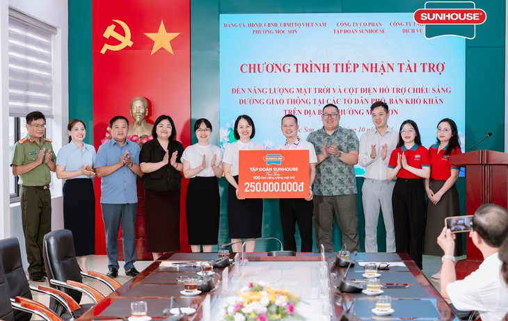 SUNHOUSE mang ánh sáng đến những tuyến đường còn khó khăn tại Mộc Sơn- Ảnh 1.