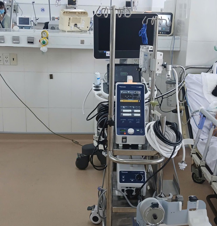 Khánh Hòa lần đầu tiên dùng ECMO hồi sinh phụ nữ 19 tuổi bên ‘cửa tử’ - Ảnh 1.