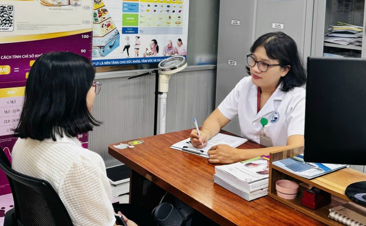 Từ vụ nhập viện sau ăn bánh mì, phòng ngộ độc thực phẩm mùa mưa thế nào?- Ảnh 1.