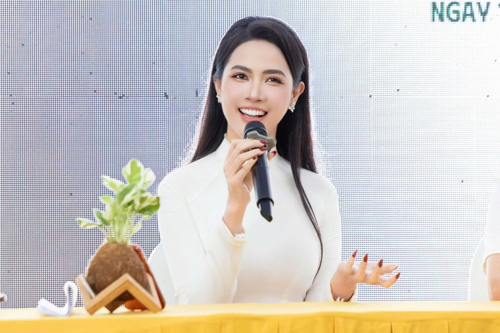 Hoa hậu Phan Thị Mơ thế nào sau 8 năm đăng quang cuộc thi quốc tế?- Ảnh 2.