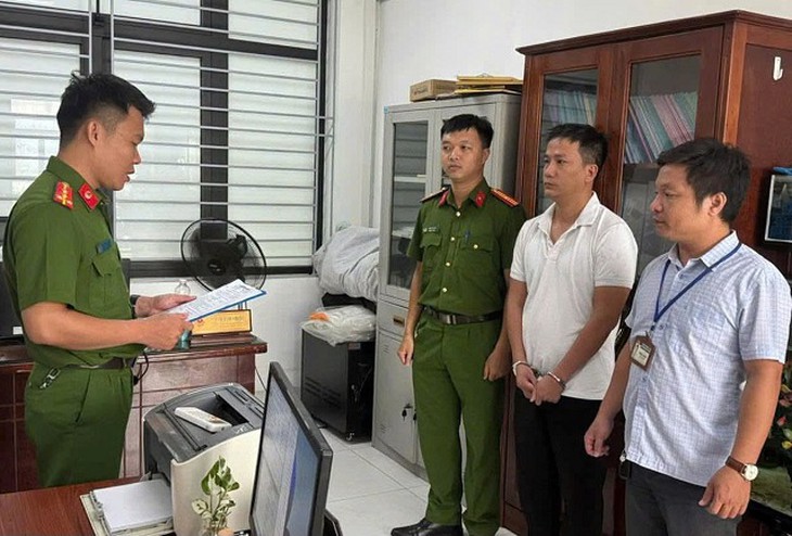 Bắt đối tượng lừa đảo hàng tỷ đồng qua đầu tư vàng, sim số đẹp- Ảnh 1.