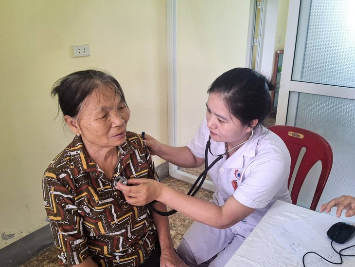 Phát hiện nhiều bệnh lý ở người cao tuổi qua khám sàng lọc tại cộng đồng - Ảnh 3.