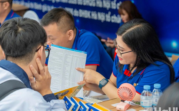 Bộ Giáo dục yêu cầu siết lạm phát điểm số và cấm hạ chuẩn- Ảnh 2.