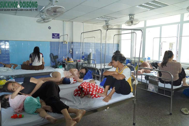 Gia tăng trẻ mắc bệnh trong thời điểm giao mùa, bác sĩ khuyến cáo- Ảnh 1.
