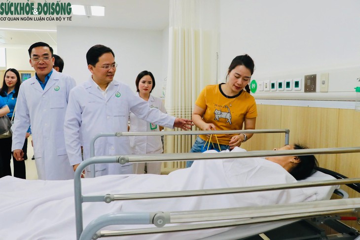 Lắng nghe tâm tư, nguyện vọng của y bác sĩ Bệnh viện Việt Đức tại Ninh Bình- Ảnh 3.