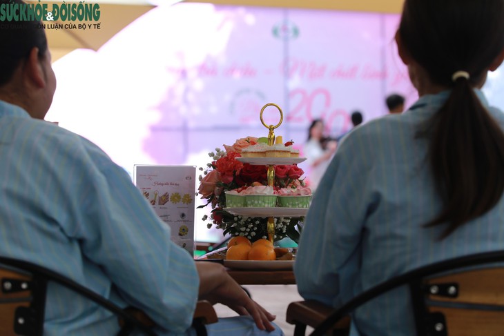 Trao yêu thương, tiếp sức phụ nữ trên hành trình điều trị bệnh- Ảnh 3.