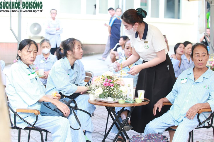 Trao yêu thương, tiếp sức phụ nữ trên hành trình điều trị bệnh- Ảnh 7.