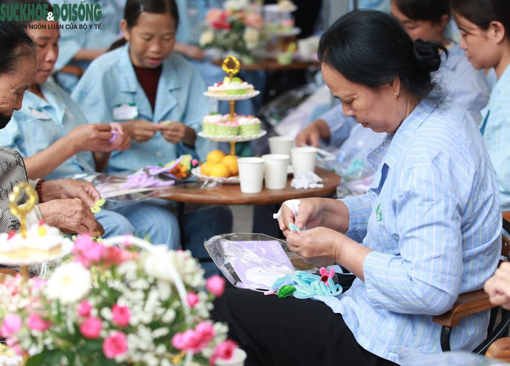 Trao yêu thương, tiếp sức phụ nữ trên hành trình điều trị bệnh- Ảnh 8.