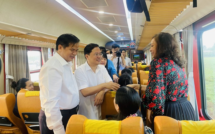 Lắng nghe tâm tư, nguyện vọng của y bác sĩ Bệnh viện Việt Đức tại Ninh Bình- Ảnh 5.