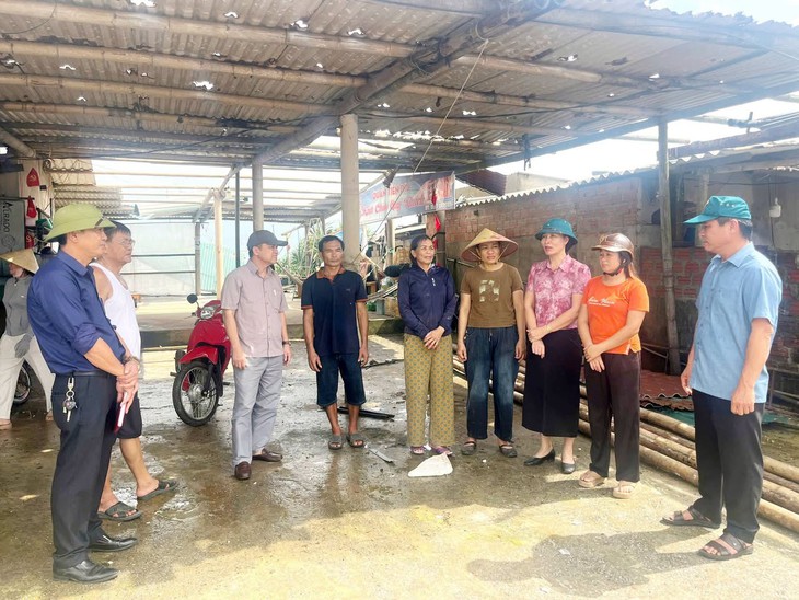 Lốc xoáy gây thiệt hại nhiều quán kinh doanh ven biển Quảng Trị- Ảnh 2.