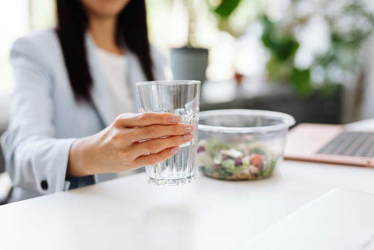 Phát hiện đồ uống giúp giảm cân hiệu quả tương đương nước lọc- Ảnh 1.