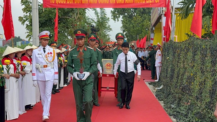 Hải Phòng truy điệu và an táng 56 hài cốt liệt sĩ, đồng bào tử nạn- Ảnh 3.