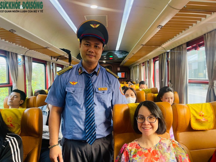 Lên chuyến tàu sớm đưa bác sĩ về gần với người bệnh- Ảnh 3.