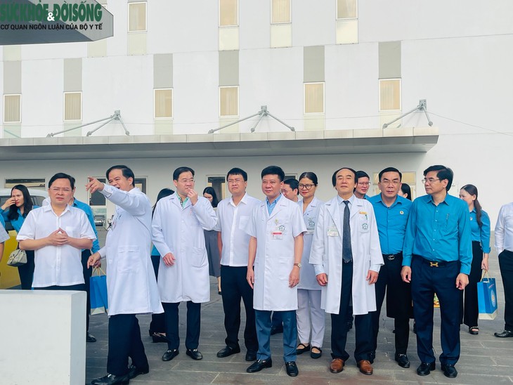 Lên chuyến tàu sớm đưa bác sĩ về gần với người bệnh- Ảnh 4.