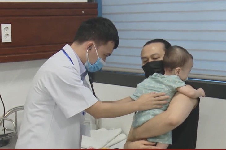 Hà Nội có hàng trăm ca cúm nhập viện mỗi tuần, cần chú ý khi bị sốt- Ảnh 1.